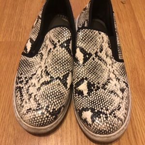 Snack print shoes